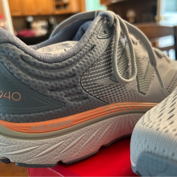 New Balance Women's Gray Running Shoes- New in Box size 8 medium width - Picture 10 of 16